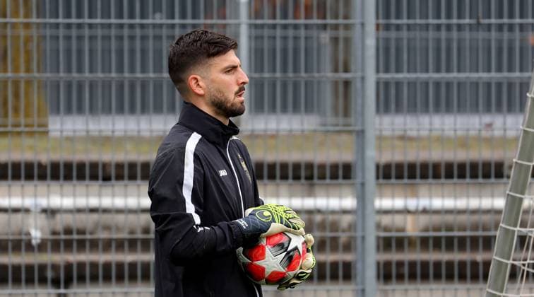 28.01.2025 Stuttgart , Champions League Fußball VfB Stuttgart vs. Paris St. Germain, VfB Stuttgart Abschlusstraining, Fabian Bredlow Gemäß den Vorgaben der DFL Deutschen Fuï¬‚ball Liga ist es untersagt, in dem Stadion und oder vom Spiel angefertigte Fotoaufnahmen in Form von Sequenzbildern und oder videoähnlichen Fotostrecken zu verwerten bzw. verwerten zu lassen.