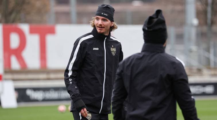 28.01.2025 Stuttgart , Champions League Fußball VfB Stuttgart vs. Paris St. Germain, VfB Stuttgart Abschlusstraining, Nick Woltemade Gemäß den Vorgaben der DFL Deutschen Fuï¬‚ball Liga ist es untersagt, in dem Stadion und oder vom Spiel angefertigte Fotoaufnahmen in Form von Sequenzbildern und oder videoähnlichen Fotostrecken zu verwerten bzw. verwerten zu lassen.