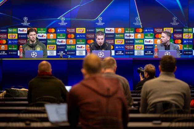 28.01.2025, Pressekonferenz zum UEFA Champions League Spiel zwischen Borussia Dortmund und Schachtar Donezk mit Torwart Gregor Kobel (Borussia Dortmund), Cheftrainer Mike Tullberg (Borussia Dortmund), Pressesprecher Sven Westerschulze (Borussia Dortmund), Dortmund Signal Iduna Park NRW Deutschland xRHR-FOTO DEx Copyright: DennisxEwert RHR-FOTOx RHR-FOTO DE