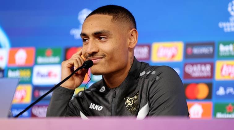 28.01.2025 Stuttgart , Champions League Fußball VfB Stuttgart vs. Paris St. Germain, VfB Stuttgart PK, Enzo Millot Gemäß den Vorgaben der DFL Deutschen Fuï¬‚ball Liga ist es untersagt, in dem Stadion und oder vom Spiel angefertigte Fotoaufnahmen in Form von Sequenzbildern und oder videoähnlichen Fotostrecken zu verwerten bzw. verwerten zu lassen.