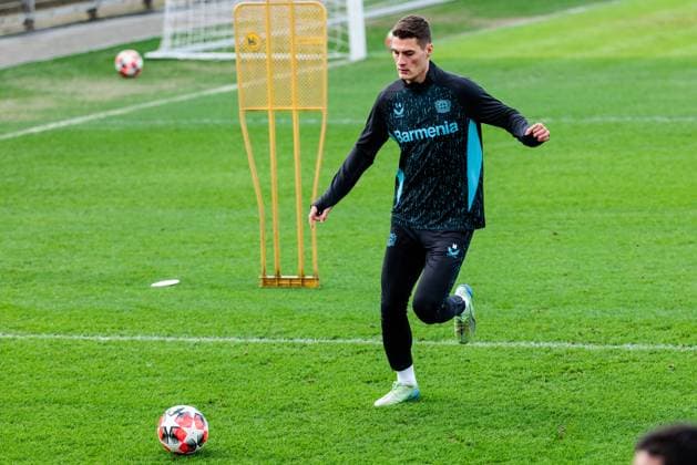 UEFA Champions League: Training Bayer 04 Leverkusen, 28.01.2025 Patrick Schick (Bayer 04 Leverkusen, 14) am Ball UEFA Champions League: Training Bayer 04 Leverkusen vor dem Spiel gegen Sparta Prag; Ulrich-Haberland-Stadion, Leverkusen am 28.01.2025 Copyright: xBEAUTIFULxSPORTS Wunderlx