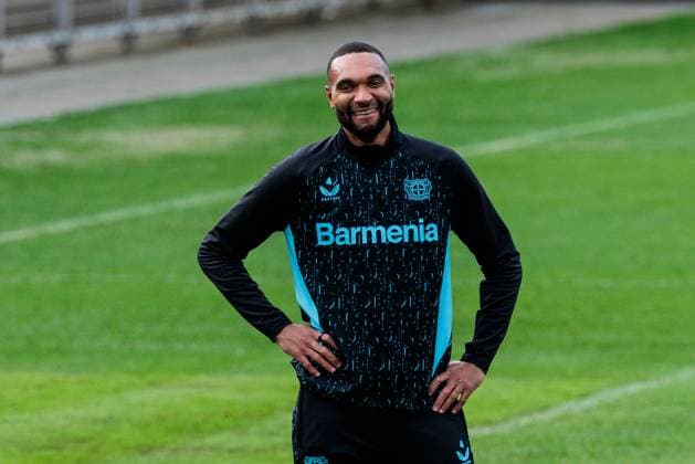 UEFA Champions League: Training Bayer 04 Leverkusen, 28.01.2025 Jonathan Tah (Bayer 04 Leverkusen, 4) lachend, lacht UEFA Champions League: Training Bayer 04 Leverkusen vor dem Spiel gegen Sparta Prag; Ulrich-Haberland-Stadion, Leverkusen am 28.01.2025 Copyright: xBEAUTIFULxSPORTS Wunderlx