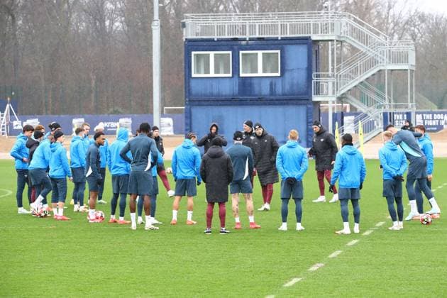 RB Leipzig - Training Champions League Leipzig, 28.01.2025, RBL Trainingszentrum, UEFA Champions League, RB LEIPZIG Abschlusstraining vorm morgigen Spiel bei Sturm Graz , Im Bild: Teamkreis um Trainer Marco Rose , Nur zur redaktionellen Nutzung. Editorial use only. ,