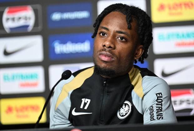 28.01.2025, xjhx, Fussball 1.Bundesliga, Eintracht Frankfurt - Pressekonferenz Elye Wahi v.l. Elye Wahi (Eintracht Frankfurt) (DFL DFB REGULATIONS PROHIBIT ANY USE OF PHOTOGRAPHS as IMAGE SEQUENCES and or QUASI-VIDEO) Frankfurt am Main