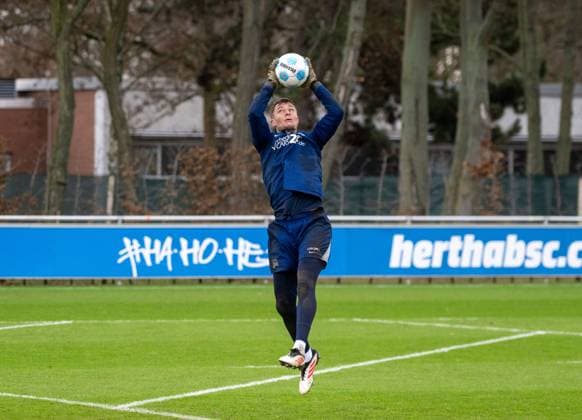 Fußball, Herren, Saison 2024 2025, 2. Bundesliga, Hertha BSC, Training, Torwart Tjark Ernst (Hertha BSC), 28.01. 2025, Copyright: xMatthiasxKochx