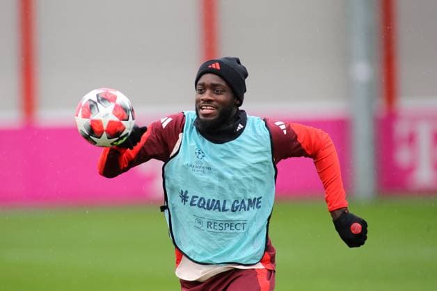 Sport Themen der Woche KW05 Sport Bilder des Tages München, Deutschland, 28. Januar 2025: Fussball, Herren, Saison 2024 2025, FC Bayern München, Abschlusstraining, Training, Champions League Dayot Upamecano (FC Bayern München) rennt einem Ball hinterher *** Munich, Germany, January 28, 2025 Football, Men, Season 2024 2025, FC Bayern Munich, Final training, Training, Champions League Dayot Upamecano FC Bayern Munich runs after a ball