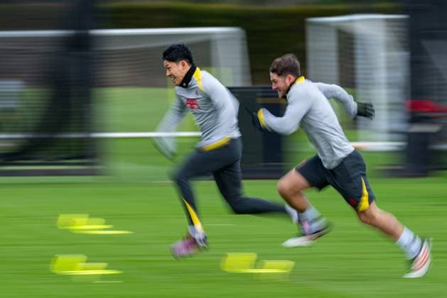 Football - UEFA Champions League - League Phase - PSV Eindhoven v Liverpool FC - MD-1 LIVERPOOL, ENGLAND - Tuesday, January 28, 2025: Liverpool s Wataru EndÅ (L) and Alexis Mac Allister during a training session at the AXA Training Centre ahead of the UEFA Champions League match between PSV Eindhoven and Liverpool FC. (Photo by Jon Super Propaganda) LIVERPOOL AXA Training Centre MERSEYSIDE ENGLAND  Copyright: xDavidxRawcliffex P2025-01-28-PSV_Liverpool_MD-1-8