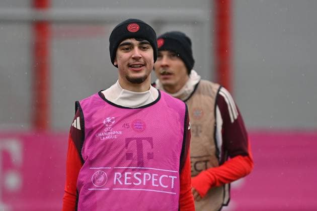 Aleksandar PAVLOVIC (Bayern Muenchen), hi:Joao PALHINHA (Bayern Muenchen). Abschlusstraining,Training . Fussball Champions League Ligaphase, FC Bayern Muenchen - SK Slovan Bratislava am 29.01.2025 , A L L I A N Z A R E N A.