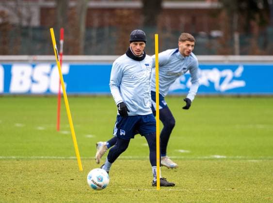 Fußball, Herren, Saison 2024 2025, 2. Bundesliga, Hertha BSC, Training, Diego Demme (Hertha BSC), Marton Dardai (Hertha BSC), 28.01. 2025,