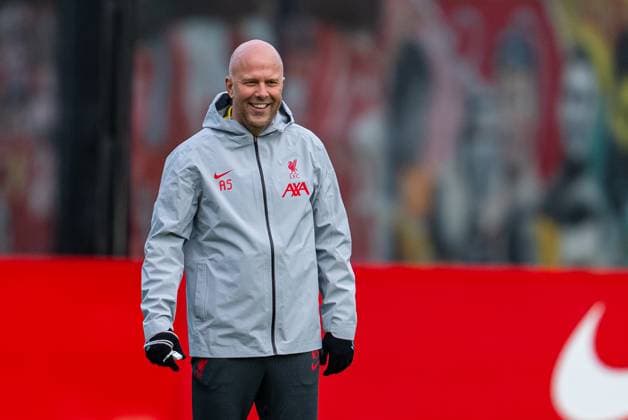 Football - UEFA Champions League - League Phase - PSV Eindhoven v Liverpool FC - MD-1 LIVERPOOL, ENGLAND - Tuesday, January 28, 2025: Liverpool s head coach Arne Slot during a training session at the AXA Training Centre ahead of the UEFA Champions League match between PSV Eindhoven and Liverpool FC. (Photo by Jon Super Propaganda) LIVERPOOL AXA Training Centre MERSEYSIDE ENGLAND  Copyright: xDavidxRawcliffex P2025-01-28-PSV_Liverpool_MD-1-25