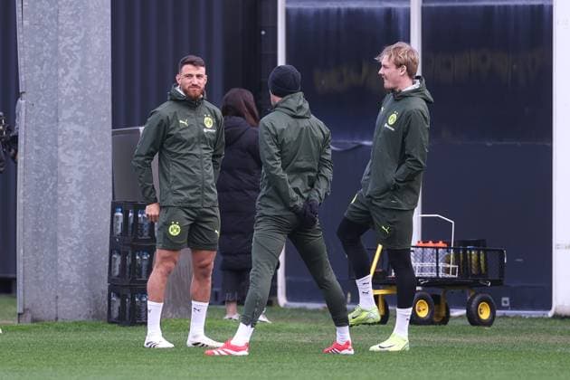 28.01.2025, Abschlusstraining zum UEFA Champions League Spiel zwischen Borussia Dortmund und Shakhtar Donetsk, v. l. Salih Özcan (Borussia Dortmund), Pascal Groß (Borussia Dortmund), Julian Brandt (Borussia Dortmund), Dortmund Trainingsgelände Borussia Dortmund NRW Deutschland xRHR-FOTO DEx Copyright: DennisxEwert RHR-FOTOx RHR-FOTO DE