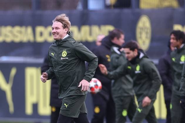 28.01.2025, Abschlusstraining zum UEFA Champions League Spiel zwischen Borussia Dortmund und Shakhtar Donetsk, Julian Brandt (Borussia Dortmund) lacht, Dortmund Trainingsgelände Borussia Dortmund NRW Deutschland xRHR-FOTO DEx Copyright: DennisxEwert RHR-FOTOx RHR-FOTO DE