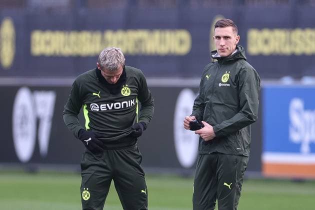 28.01.2025, Abschlusstraining zum UEFA Champions League Spiel zwischen Borussia Dortmund und Shakhtar Donetsk, v. l. Julian Ryerson (Borussia Dortmund), Nico Schlotterbeck (Borussia Dortmund), Dortmund Trainingsgelände Borussia Dortmund NRW Deutschland xRHR-FOTO DEx Copyright: DennisxEwert RHR-FOTOx RHR-FOTO DE