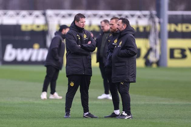 28.01.2025, Abschlusstraining zum UEFA Champions League Spiel zwischen Borussia Dortmund und Shakhtar Donetsk, v. l. Cheftrainer Mike Tullberg (Borussia Dortmund), Co-Trainer Patrick Fritsch (Borussia Dortmund), Co-Trainer Daniel Rios (Borussia Dortmund), Dortmund Trainingsgelände Borussia Dortmund NRW Deutschland xRHR-FOTO DEx Copyright: DennisxEwert RHR-FOTOx RHR-FOTO DE