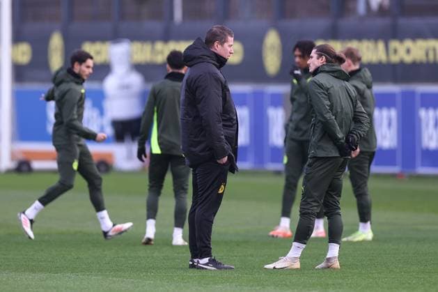 28.01.2025, Abschlusstraining zum UEFA Champions League Spiel zwischen Borussia Dortmund und Shakhtar Donetsk, v. l. Cheftrainer Mike Tullberg (Borussia Dortmund) spricht mit Marcel Sabitzer (Borussia Dortmund), Dortmund Trainingsgelände Borussia Dortmund NRW Deutschland xRHR-FOTO DEx Copyright: DennisxEwert RHR-FOTOx RHR-FOTO DE