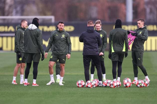 28.01.2025, Abschlusstraining zum UEFA Champions League Spiel zwischen Borussia Dortmund und Shakhtar Donetsk, v. l. Waldemar Anton (Borussia Dortmund), Salih Özcan (Borussia Dortmund), Julian Brandt (Borussia Dortmund), Nico Schlotterbeck (Borussia Dortmund), Dortmund Trainingsgelände Borussia Dortmund NRW Deutschland xRHR-FOTO DEx Copyright: DennisxEwert RHR-FOTOx RHR-FOTO DE