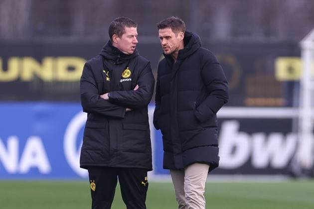 28.01.2025, Abschlusstraining zum UEFA Champions League Spiel zwischen Borussia Dortmund und Shakhtar Donetsk, v. l. Cheftrainer Mike Tullberg (Borussia Dortmund), Sportdirektor Sebastian Kehl (Borussia Dortmund), Dortmund Trainingsgelände Borussia Dortmund NRW Deutschland xRHR-FOTO DEx Copyright: DennisxEwert RHR-FOTOx RHR-FOTO DE