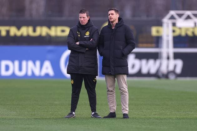 28.01.2025, Abschlusstraining zum UEFA Champions League Spiel zwischen Borussia Dortmund und Shakhtar Donetsk, v. l. Cheftrainer Mike Tullberg (Borussia Dortmund), Sportdirektor Sebastian Kehl (Borussia Dortmund), Dortmund Trainingsgelände Borussia Dortmund NRW Deutschland xRHR-FOTO DEx Copyright: DennisxEwert RHR-FOTOx RHR-FOTO DE