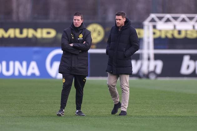 28.01.2025, Abschlusstraining zum UEFA Champions League Spiel zwischen Borussia Dortmund und Shakhtar Donetsk, v. l. Cheftrainer Mike Tullberg (Borussia Dortmund), Sportdirektor Sebastian Kehl (Borussia Dortmund), Dortmund Trainingsgelände Borussia Dortmund NRW Deutschland xRHR-FOTO DEx Copyright: DennisxEwert RHR-FOTOx RHR-FOTO DE