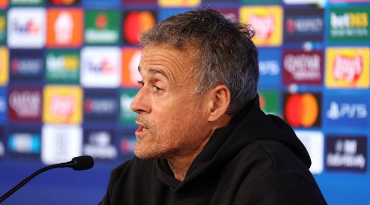 28.01.2025 Stuttgart , Champions League Fußball VfB Stuttgart vs. Paris St. Germain, Paris St. Germain PK, Trainer Luis Enrique Gemäß den Vorgaben der DFL Deutschen Fuï¬‚ball Liga ist es untersagt, in dem Stadion und oder vom Spiel angefertigte Fotoaufnahmen in Form von Sequenzbildern und oder videoähnlichen Fotostrecken zu verwerten bzw. verwerten zu lassen.