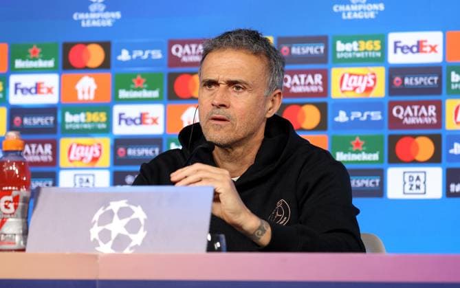 28.01.2025 Stuttgart , Champions League Fußball VfB Stuttgart vs. Paris St. Germain, Paris St. Germain PK, Trainer Luis Enrique Gemäß den Vorgaben der DFL Deutschen Fuï¬‚ball Liga ist es untersagt, in dem Stadion und oder vom Spiel angefertigte Fotoaufnahmen in Form von Sequenzbildern und oder videoähnlichen Fotostrecken zu verwerten bzw. verwerten zu lassen.