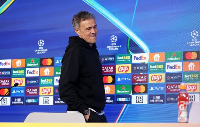 28.01.2025 Stuttgart , Champions League Fußball VfB Stuttgart vs. Paris St. Germain, Paris St. Germain PK, Trainer Luis Enrique Gemäß den Vorgaben der DFL Deutschen Fuï¬‚ball Liga ist es untersagt, in dem Stadion und oder vom Spiel angefertigte Fotoaufnahmen in Form von Sequenzbildern und oder videoähnlichen Fotostrecken zu verwerten bzw. verwerten zu lassen.