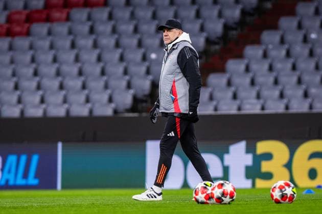 SLOVAN BRATISLAVA TEAM PRACTICE Head coach of Slovan Vladimir Weiss sr during team practice ahead of UEFA Champions League, league stage match between FC Bayern Munich and SK Slovan Bratislava. Munich, Germany, January 28, 2025. Copyright: xx 080A7931