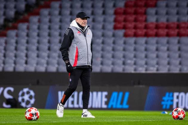 SLOVAN BRATISLAVA TEAM PRACTICE Head coach of Slovan Vladimir Weiss sr during team practice ahead of UEFA Champions League, league stage match between FC Bayern Munich and SK Slovan Bratislava. Munich, Germany, January 28, 2025. Copyright: xx 080A8014