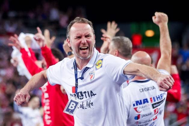 Sport Themen der Woche KW05 Sport Bilder des Tages IHF Men Handball World Championship, WM, Weltmeisterschaft Croatia v Hungary Head Coach of Croatia Dagur Sigurdsson reacts during the 2025 IHF Men s Handball World Championship Quarter-final match between Croatia and Hungary at Arena Zagreb on January 28, 2025 in Zagreb, Croatia.  SlavkoxMidzor PIXSELL