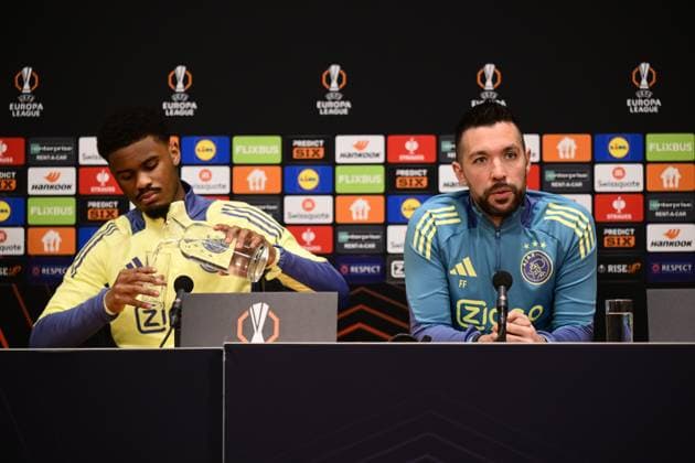 AMSTERDAM - Jorrel Hato of Ajax, Coach Francesco Farioli of Ajax during the MD-1 press conference, PK, Pressekonferenz ahead of the match against Galatasaray at the Johan Cruijff ArenA on Jan. 29, 2025 in Amsterdam, Netherlands. ANP OLAF KRAAK UEFA Europa Europa League 2024 25 xVIxANPxSportx xxANPxIVx 518627801 originalFilename: 518627801.jpg