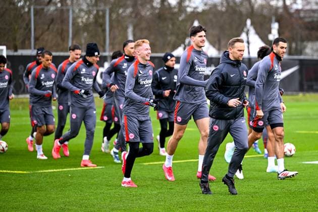 Die Spieler laufen sich warm, GER, Abschlusstraining, Eintracht Frankfurt, Fussball, UEFA Europa League, 8. Spieltag, Spielzeit 2024 25, 29.01.2025. GER, Abschlusstraining, Eintracht Frankfurt, Fussball, UEFA Europa League, 8. Spieltag, Spielzeit 2024 25, 29.01.2025. Frankfurt am Main Copyright: xEibner-Pressefoto FlorianxWiegandx EP_FWD