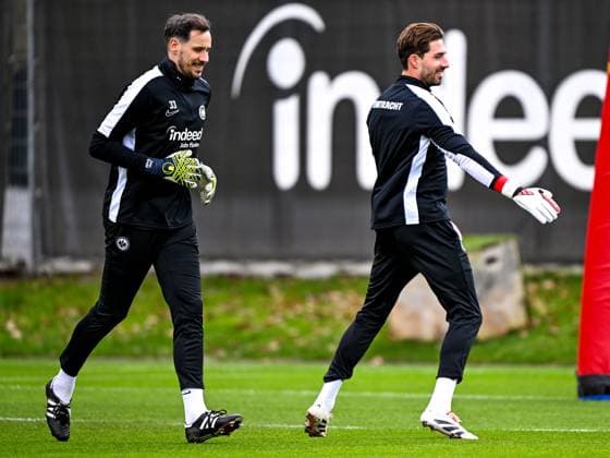 Jens Grahl (Eintracht Frankfurt, 33) und Kevin Trapp (Eintracht Frankfurt, 01) beim warm machen. GER, Abschlusstraining, Eintracht Frankfurt, Fussball, UEFA Europa League, 8. Spieltag, Spielzeit 2024 25, 29.01.2025. GER, Abschlusstraining, Eintracht Frankfurt, Fussball, UEFA Europa League, 8. Spieltag, Spielzeit 2024 25, 29.01.2025. Frankfurt am Main Copyright: xEibner-Pressefoto FlorianxWieganx EP_FWD