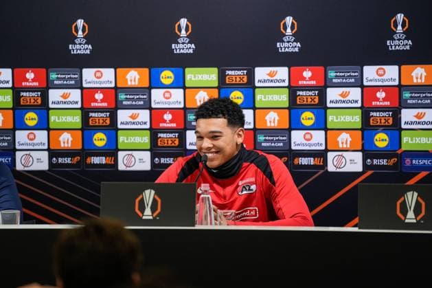 2025-01-29 Ferencvaros v AZ Alkmaar - UEFA Europa League BUDAPEST, HUNGARY - JANUARY 29: Goalkeeper Rome-Jayden Owuso-Oduro of AZ during a press conference, PK, Pressekonferenz before the UEFA Europa League match between Ferencvaros and AZ Alkmaar at Ferencvaros Stadion on January 29, 2025 in Budapest, Hungary. Budapest Ferencvaros Stadion Hungary Content not available for redistribution in The Netherlands directly or indirectly through any third parties. Copyright: xEdxvanxdexPolx