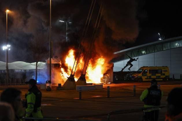 UEFA Champions League Matchday 8 of 8 Manchester City v Club Brugge A fire breaks out just outside of the Etihad Stadium during the UEFA Champions League Matchday 8 of 8 Manchester City vs Club Brugge at Etihad Stadium, Manchester, United Kingdom, 29th January 2025 (Photo by Mark Cosgrove News Images) Manchester Etihad Stadium Manchester United, ManU Kingdom Copyright: xMarkxCosgrove NewsxImagesx