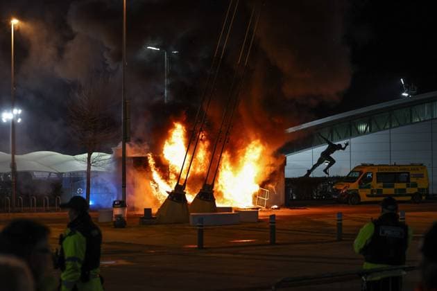 UEFA Champions League Matchday 8 of 8 Manchester City v Club Brugge A fire breaks out just outside of the Etihad Stadium during the UEFA Champions League Matchday 8 of 8 Manchester City vs Club Brugge at Etihad Stadium, Manchester, United Kingdom, 29th January 2025 (Photo by Mark Cosgrove News Images) Manchester Etihad Stadium Manchester United, ManU Kingdom Copyright: xMarkxCosgrove NewsxImagesx
