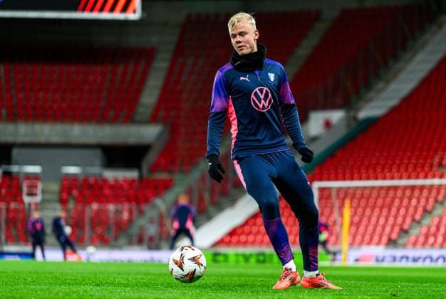 250129 Otto Rosengren of Malmö FF during a UEFA Europa League training session on January 29, 2025 in Prague. Photo: Mathilda Ahlberg BILDBYRAN kod MA MA0778 fotboll football soccer fotball uefa europa league europa league träning practice training malmö ff bbeng Copyright: MATHILDAxAHLBERG BB250129MA035