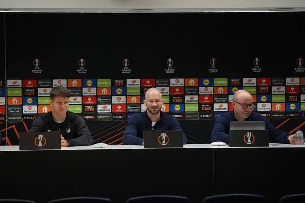 Europa League, RSC Anderlecht vsTSG 1899 Hoffenheim 29.01.2025, Lotto Park, Anderlecht, Europa League, RSC Anderlecht vsTSG 1899 Hoffenheim , im Bild Pressekonferenz vor dem Europaleague Spiel Anderlecht gegen Hoffenheim mit Trainer Christian Ilzer (Hoffenheim) und Adam Hlozek (Hoffenheim).