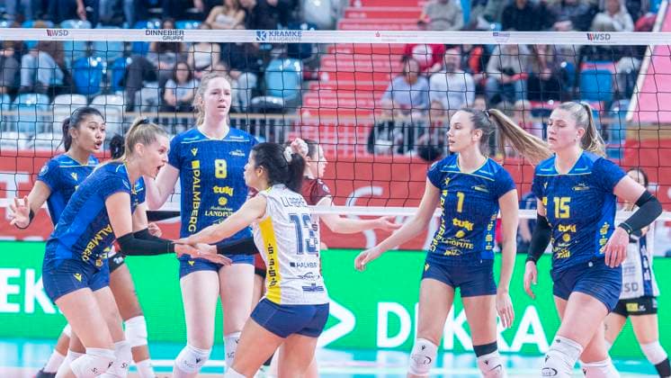 29.1.2025, Volleyball, Frauen, VBL, 1. VBL, 1. Volleyball-Bundesliga, 20. Spieltag, SC Potsdam - SSC Palmberg Schwerin Die Spielerinnen des SSC Palmberg Schwerin jubeln. Potsdam MBS Arena Brandenburg Deutschland