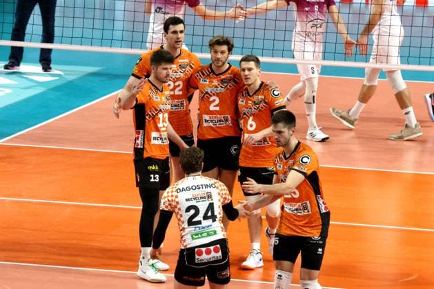 DEU, CEV Champions League, BR Volleys vs. Projekt WARSZAWA, 29.01.2025, Max-Schmeling-Halle, Berlin, DEU, CEV Champions League, BR Volleys vs. Projekt WARSZAWA, im Bild BR Volleys-Spielerkreis Foto: Juergen Engler nordphoto GmbH