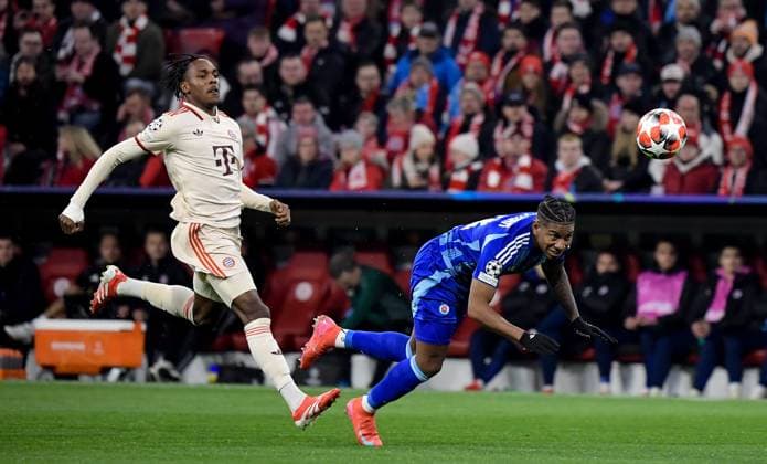 29.01.2025, xemx, Fussball UEFA Champions League, FC Bayern Muenchen - Slovan Bratislava v.l. Mathys Tel (FC Bayern Muenchen), Cesar Blackman (Slovan Bratislava) Zweikampf, Aktion, action, battle for the ball (DFL DFB REGULATIONS PROHIBIT ANY USE OF PHOTOGRAPHS as IMAGE SEQUENCES and or QUASI-VIDEO) Muenchen
