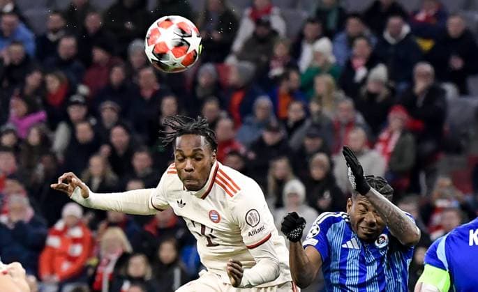 29.01.2025, xemx, Fussball UEFA Champions League, FC Bayern Muenchen - Slovan Bratislava v.l. Mathys Tel (FC Bayern Muenchen), Cesar Blackman (Slovan Bratislava) Zweikampf, Aktion, action, battle for the ball (DFL DFB REGULATIONS PROHIBIT ANY USE OF PHOTOGRAPHS as IMAGE SEQUENCES and or QUASI-VIDEO) Muenchen