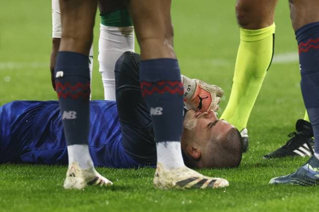 LILLE, 29-01-2025. Decathlon Arena Stade Pierre Mauroy. Football, UEFA Champions League season 2024 2025. Lille - Feyenoord. Lille goalkeeper Lucas Chevalier injured during the match Borussia LOSC Lille - Feyenoord Lille - Feyenoord  x27612662x Copyright: