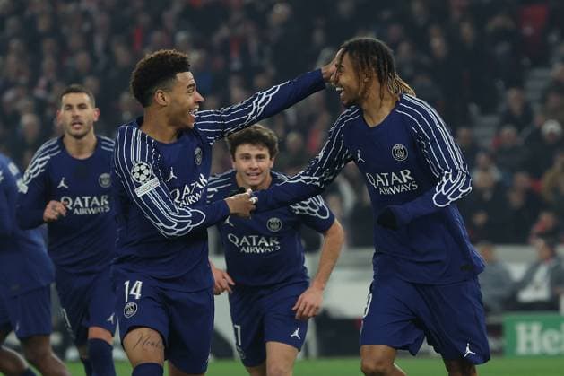 Stuttgart 29. January 2025 Uefa Champions League phase 2024 25 Matchday 8, VFB Stuttgart - Paris Saint Germain v.l., DÃ sirÃ DouÃ (Paris Saint-Germain), Bradley Barcola (Paris Saint-Germain), Torjubel, Goal celebration, celebrate the goal Copyright: JoaquimxFerreira