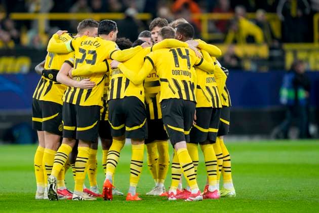 Team circule of Dortmund during the UEFA Champions League 2024 25 League Phase MD8 match between Borussia Dortmund and FC Shakhtar Donetsk at Signal Iduna Park on January 29, 2025 in Dortmund, Germany. (Photo by Alex Gottschalk DeFodi Images) Defodi-001_20250129__1327131