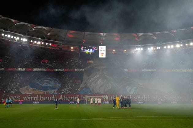 Choreografie der VfB-Fans Eins wird heut Abend klar - Stuttgart steht als Sieger da!. xettx, Deutschland, Stuttgart, 29.01.2025, Fussball, UEFA Champions League: VfB Stuttgart vs Paris Saint-Germain, Saison 2024 2025, Match Day 8, MHP Arena Foto: A2 Bildagentur Peter Hartenfelser