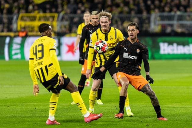 UEFA Champions League: Borussia Dortmund - FC Shakhtar Donetsk; 29.01.2025 Jamie Gittens (Borussia Dortmund, 43), Julian Brandt (Borussia Dortmund, 10), Marlon (FC Shakhtar Donetsk, 30) UEFA Champions League: Borussia Dortmund - FC Shakhtar Donetsk; Signal Iduna Park, Dortmund; 29.01.2025 Copyright: xBEAUTIFULxSPORTS Buriakovx