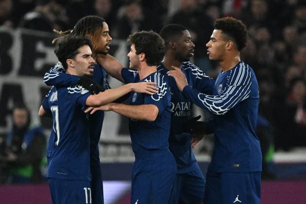 29.01.2025, xjhx, Fussball UEFA Champions League, VfB Stuttgart - Paris St.Germain v.l. Torjubel nach dem Tor zum celebrating the goal celebrate 0:2 durch Ousame Dembele (PSG Paris St.Germain) (DFL DFB REGULATIONS PROHIBIT ANY USE OF PHOTOGRAPHS as IMAGE SEQUENCES and or QUASI-VIDEO) Stuttgart