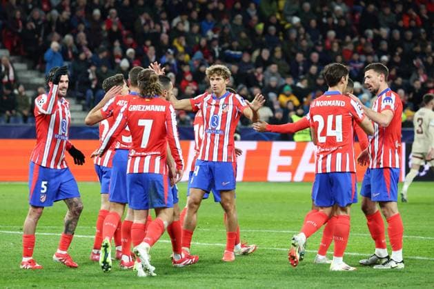 SOCCER - UEFA CL, RBS vs Atletico SALZBURG,AUSTRIA,29.JAN.25 - SOCCER - UEFA Champions League, Red Bull Salzburg vs Atletico Madrid. Image shows the rejoicing of scorer Antoine Griezmann (Atletico) with his teammates.  GEPAxpictures xDavidxGeieregger