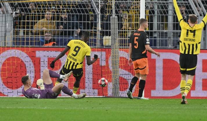 Serhou Guirassy (Borussia Dortmund) erzielt deas Tor zum 1:0 29.01.2025, Fussball UEFA Champions League 2024 25, 8. Spieltag Borussia Dortmund - Schachtar Donezk Dortmund Signal Iduna Park Nordrhein Westfalen Deutschland