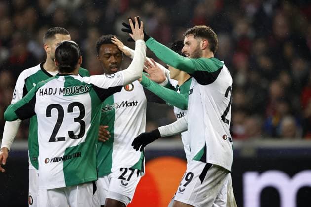 LILLE - (l-r) Anis Hadj Moussa of Feyenoord, Antoni Milambo of Feyenoord, Santiago Gimenez of Feyenoord celebrate 1-1 during the UEFA Champions League match between Lille OSC and Feyenoord at Stade Pierre Mauroy on Jan. 29, 2025 in Lille, France. ANP MAURICE VAN STEEN UEFA Champions League 2024 25 League Phase MD8 2024 25 xVIxANPxSportx xxANPxIVx 518654547 originalFilename: 518654547.jpg